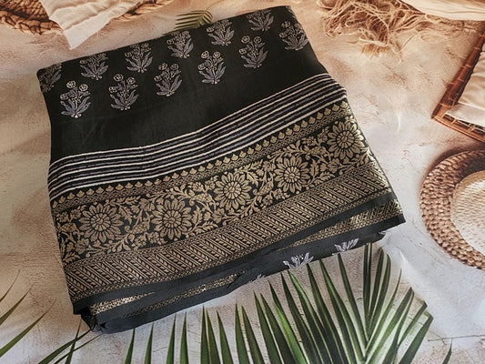 Russian Silk - Black with Rich Pallu & Border